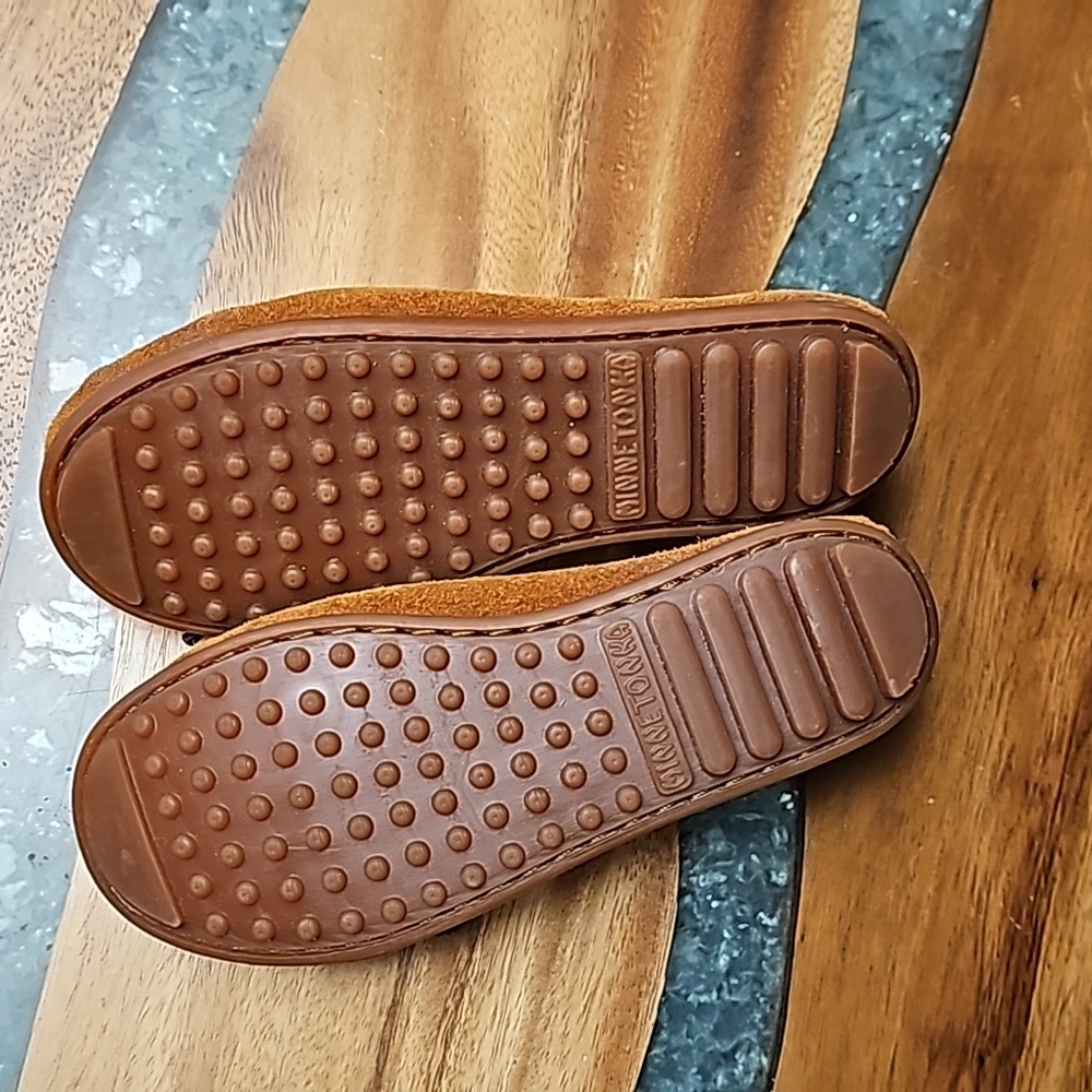 Minnetonka Thunderbird Animikii Hard Sole Brown Leather Moccasins | Size 1 Youth - Picture 4 of 6
